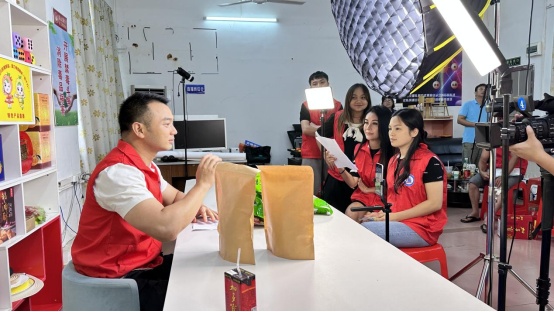 肇庆德庆“‘小德’‘小庆’推荐官”电商人才培训班火热开班(图1)