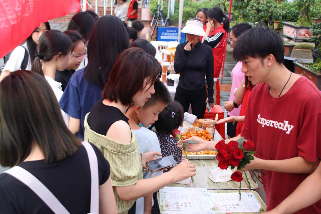 “探洞织金·寻味以那”青年网络人才助力乡村振兴特色农产品电商直播推广活动(图2)